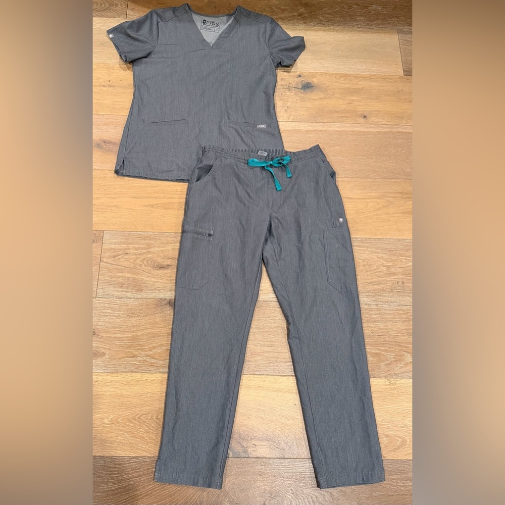 FIGS Women's Graphite Scrub Set | Casma Top Small | Yola Pants S/P - Picture 2 of 16